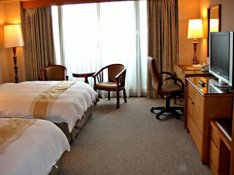 First Hotel Taipei Esterno foto