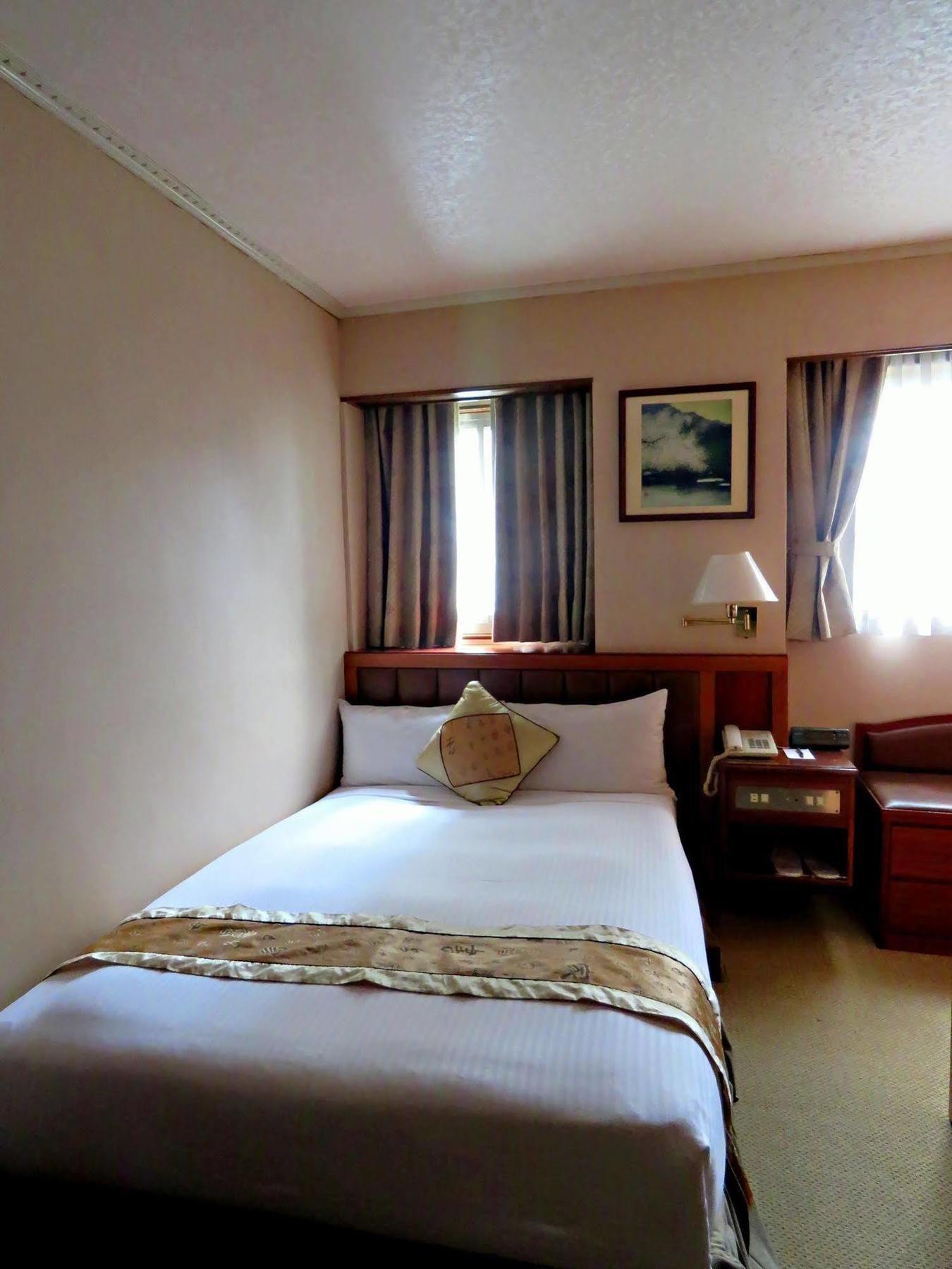 First Hotel Taipei Esterno foto