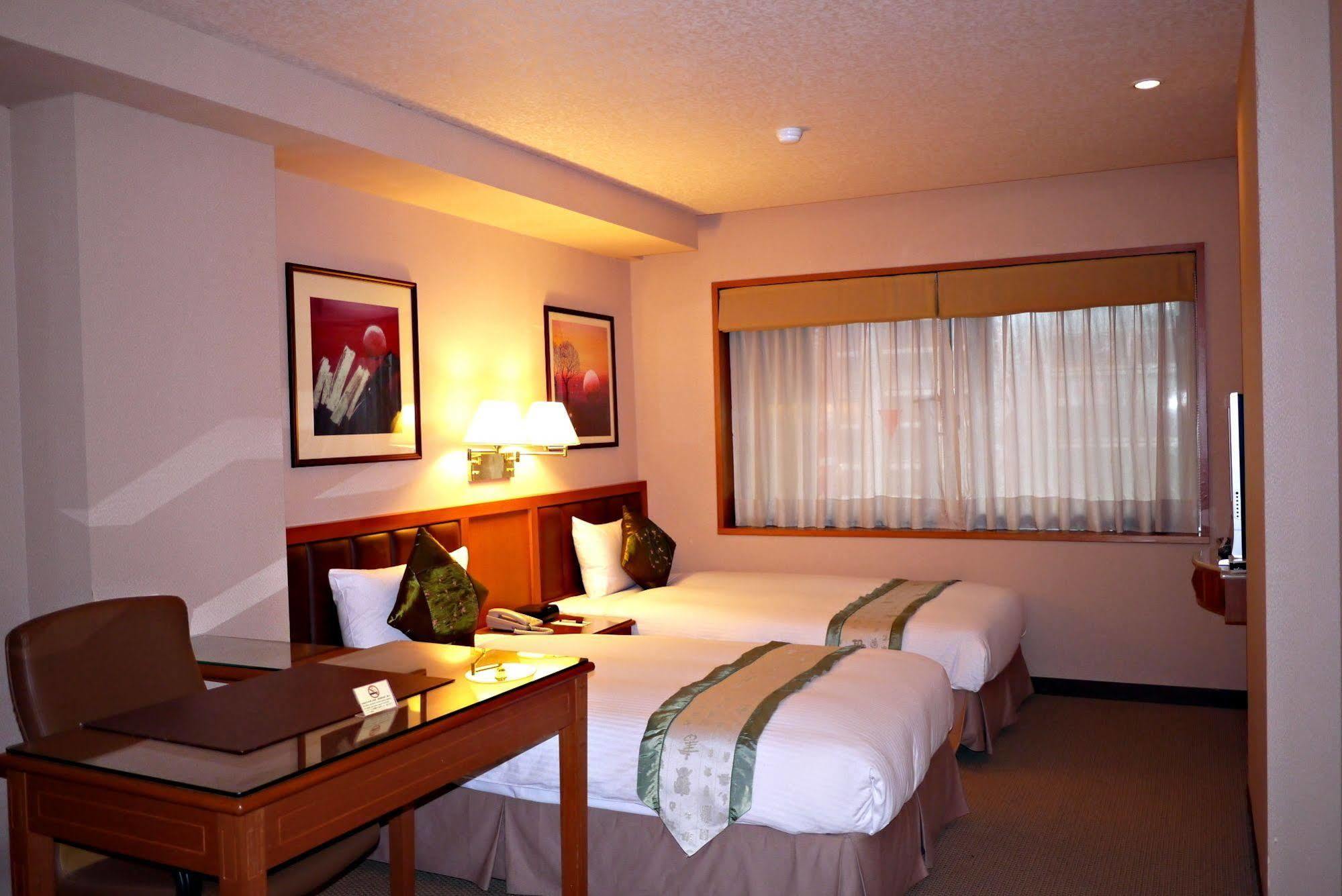 First Hotel Taipei Esterno foto
