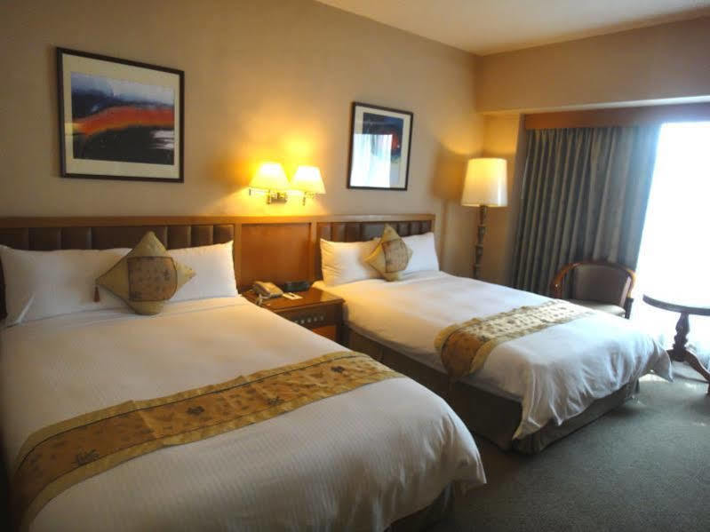 First Hotel Taipei Esterno foto