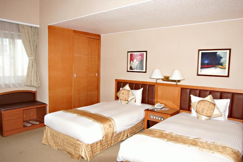 First Hotel Taipei Esterno foto